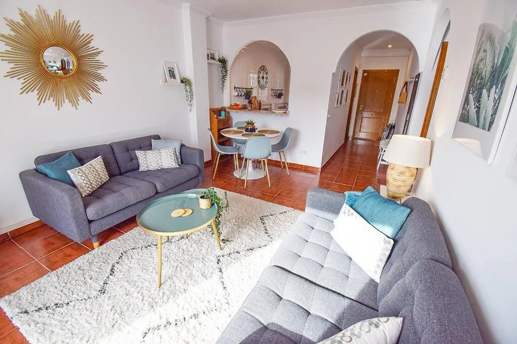 Apartamento Balcon De Frigiliana: Modern Pool Retreat with Parking Apartment
